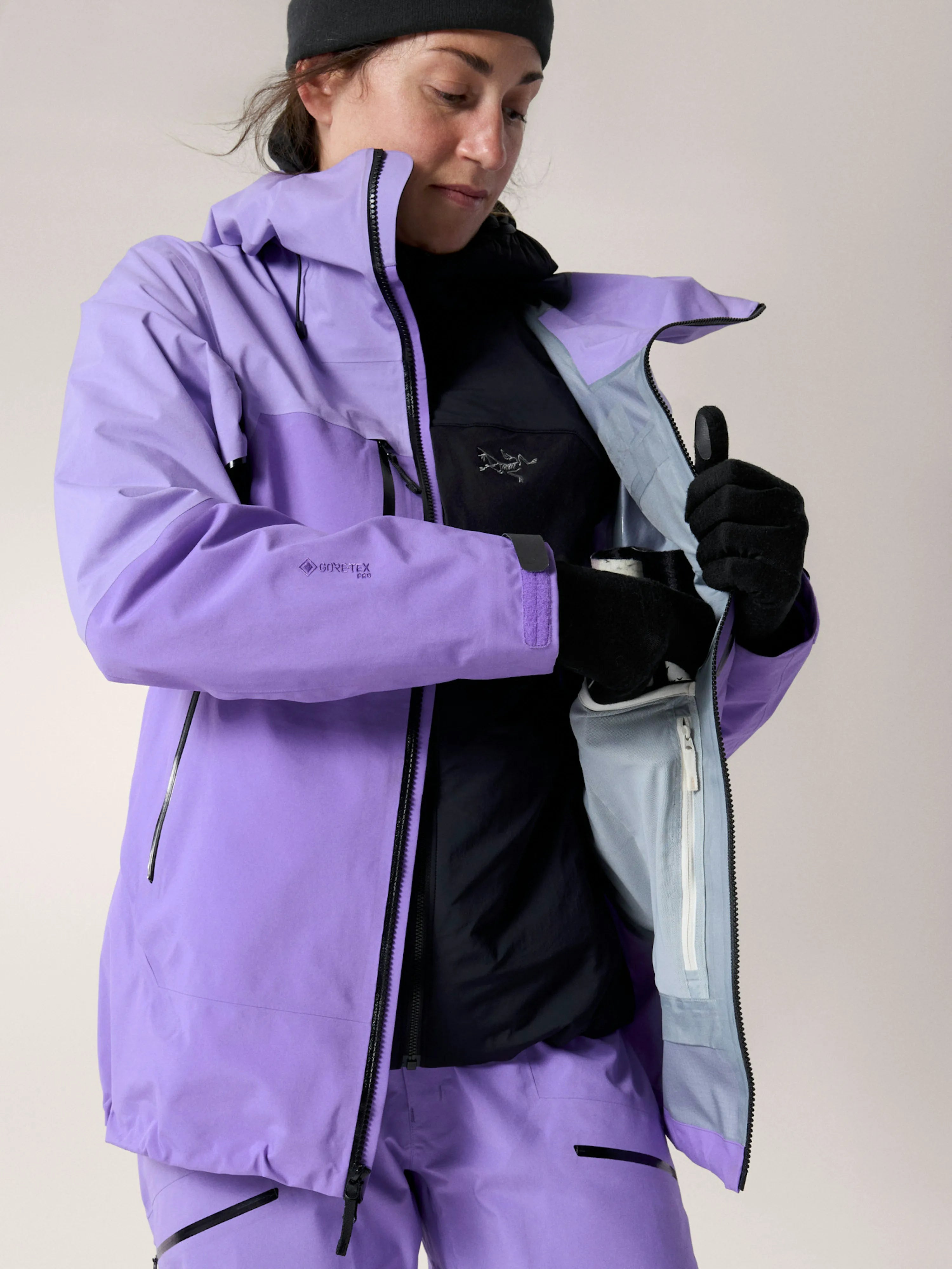Aster / Black